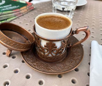 Frühstück im Café Merkur in Wien